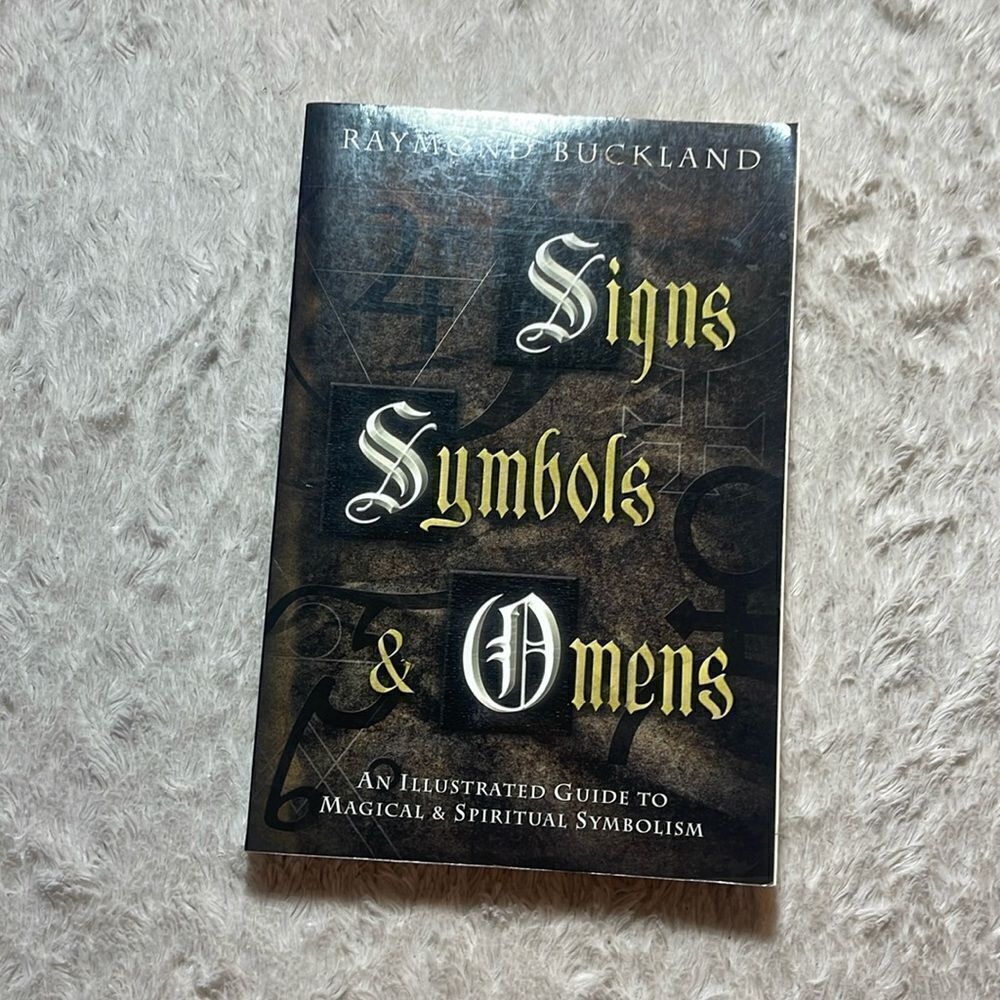 Sign symbols & omens by Raymond Buckland